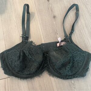 Victoria's Secret Dream Angels Lace Underwire Bra